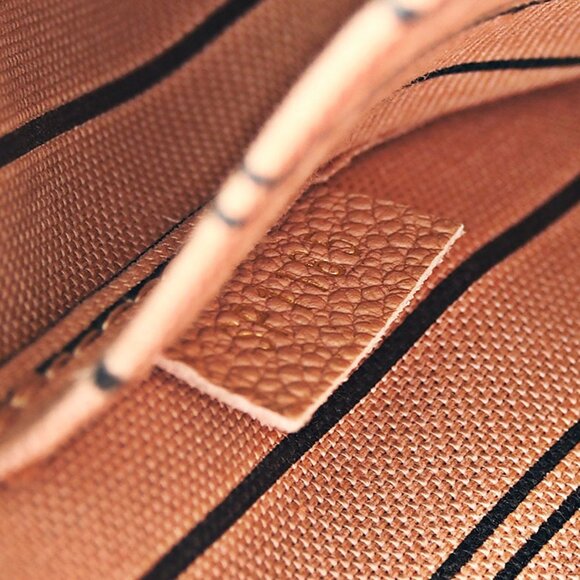 LOUIS VUITTON Brown Monogram Leather Bag - Picture 14 of 14